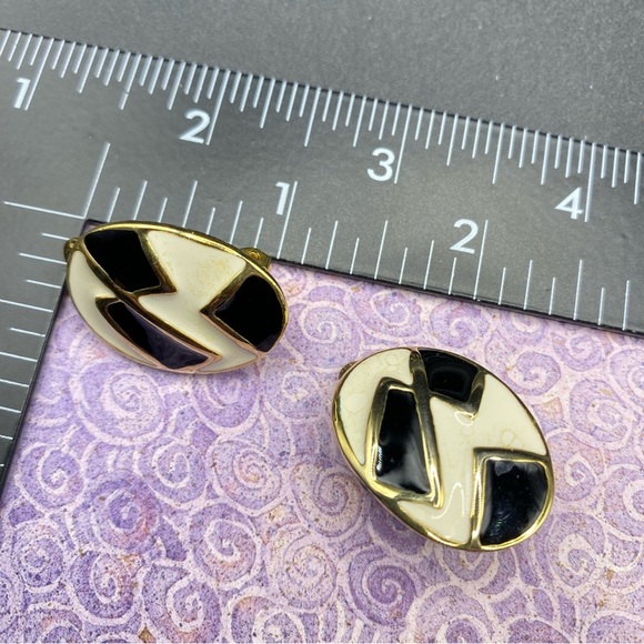 Vintage Clip-On Earrings Bundle of Three Pairs Gold Tone - Picture 2 of 9